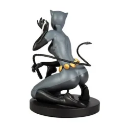 DC Designer Series Catwoman by Stanley Lau 1:6 Scale Statue