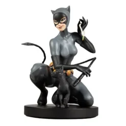 DC Designer Series Catwoman by Stanley Lau 1:6 Scale Statue